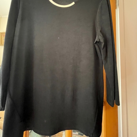 Travelers by Chicos ...Black Top ..Made in USA -size 1- New without tag - Picture 2 of 3